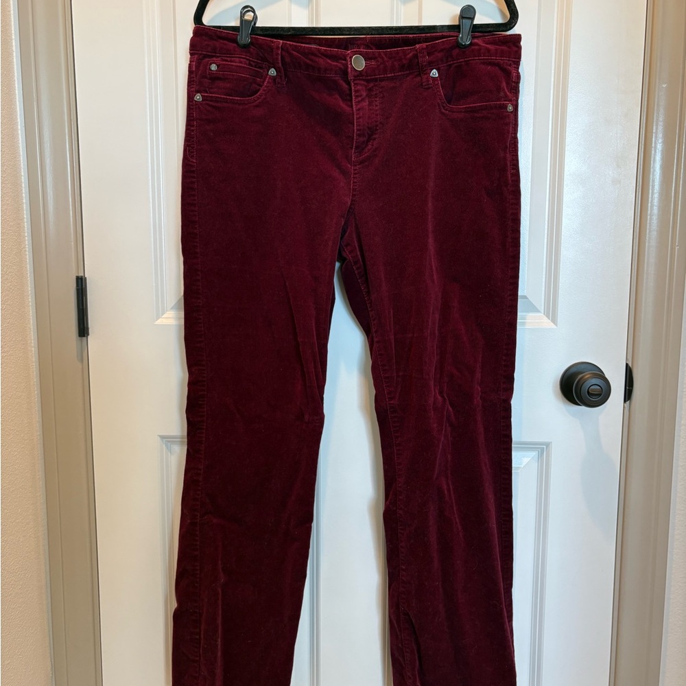 Kut from the Kloth Karen Baby Bootcut Corduroy Pants in Wine, 16